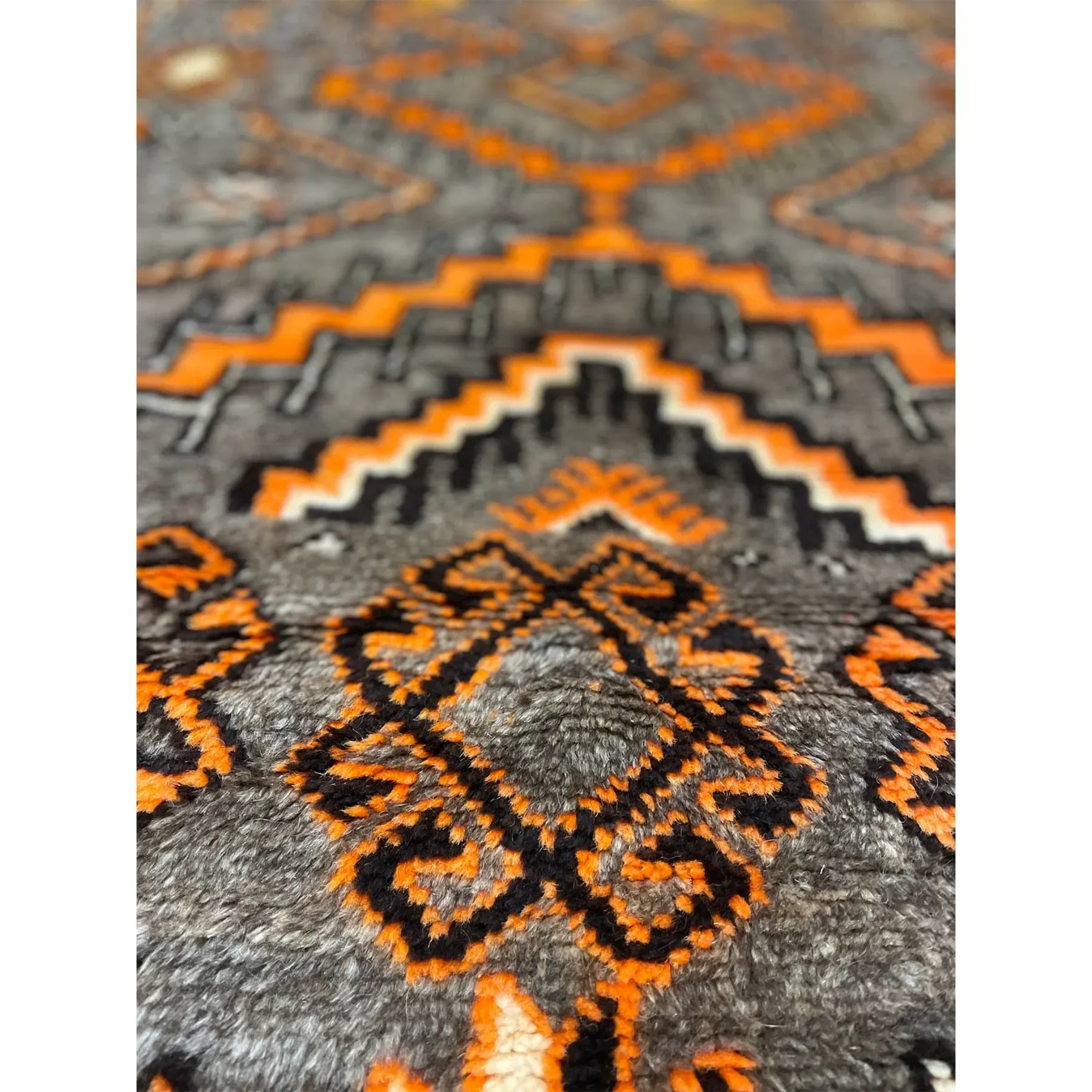 Moroccan Ait Ouaouzguite Wool Rug – 4'8" x 8', Dark Grey & Orange
