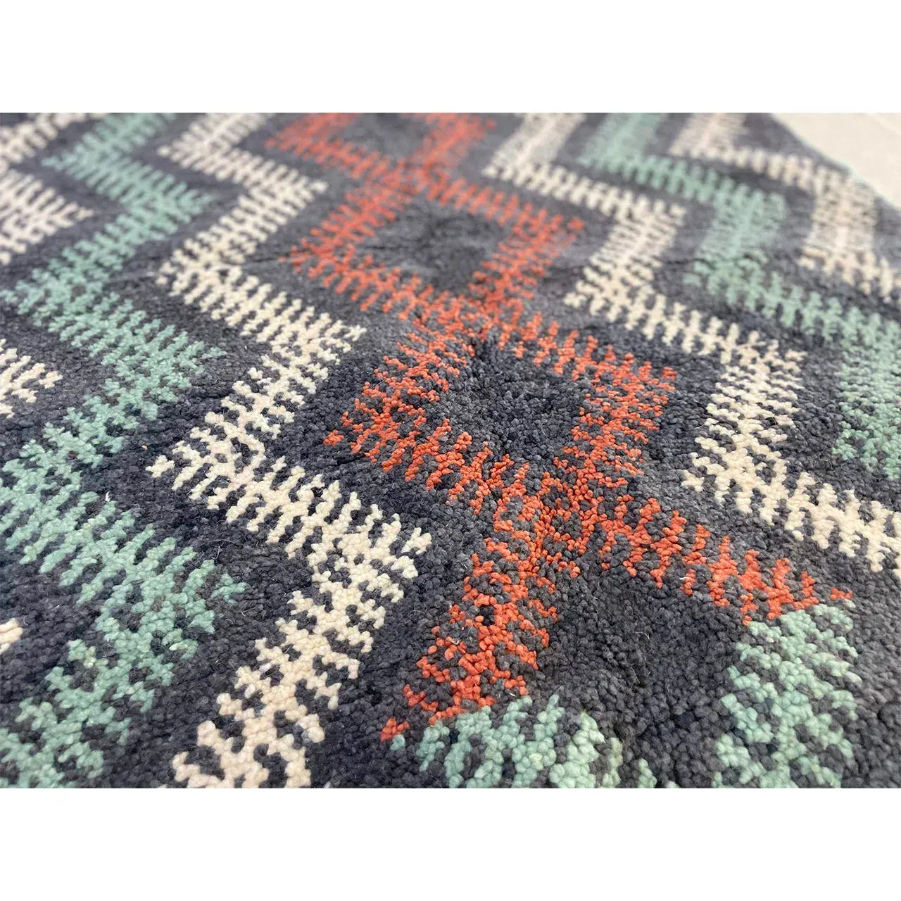 Small Blue M”oroccan Wool Rug – Low Pile, 3’4″ x 4’11