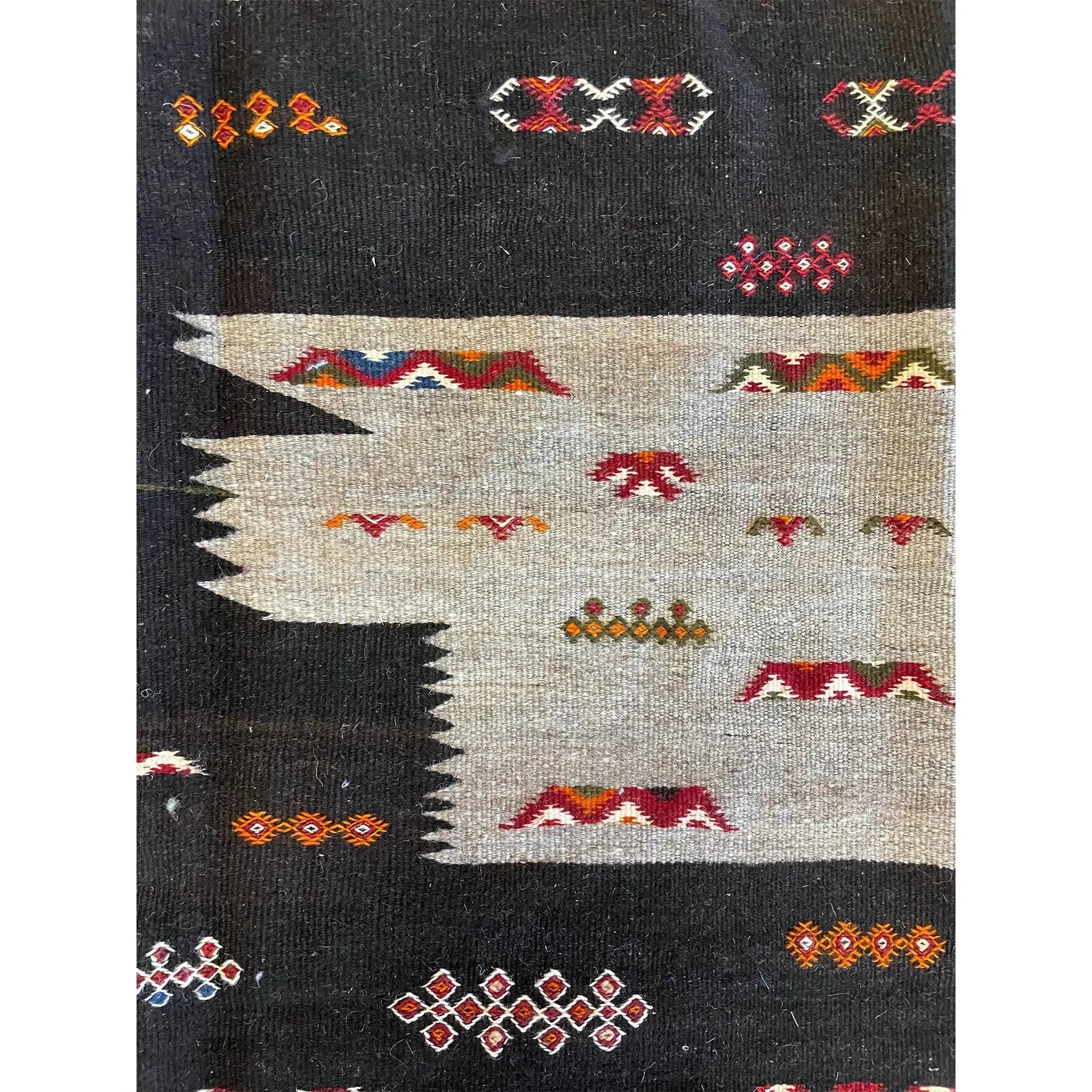 small Akhanif Moroccan Wool Rug – Flatweave Kilim, 3’11” x 6’2″
