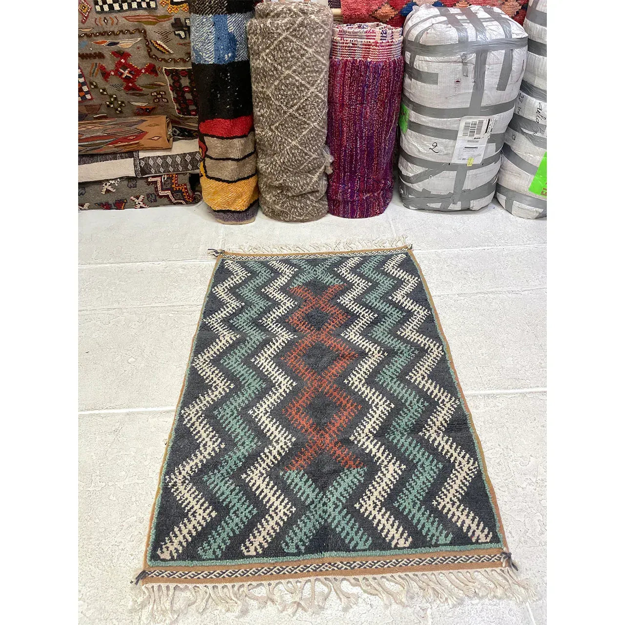 Small Blue M”oroccan Wool Rug – Low Pile, 3’4″ x 4’11