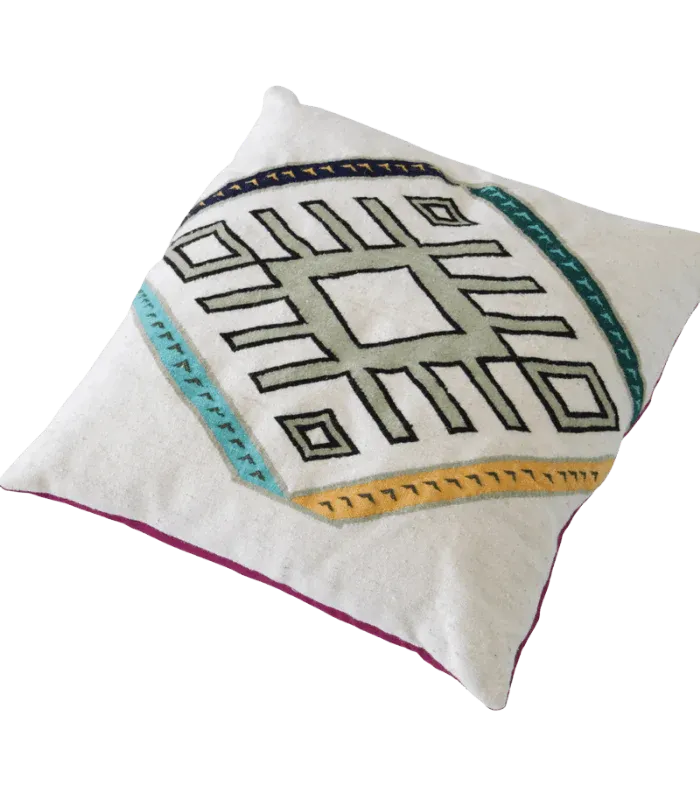 Moroccan Geometric Wool Pillow Cover – White Woven Front, Fuchsia Cotton Back - cooperativeatma