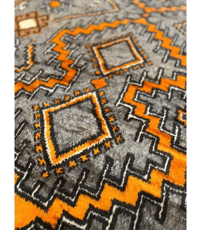 Moroccan Ait Ouaouzguite Wool Rug – 4 ft 8 in × 8 ft, Dark Grey & Orange - Cooperative Atma